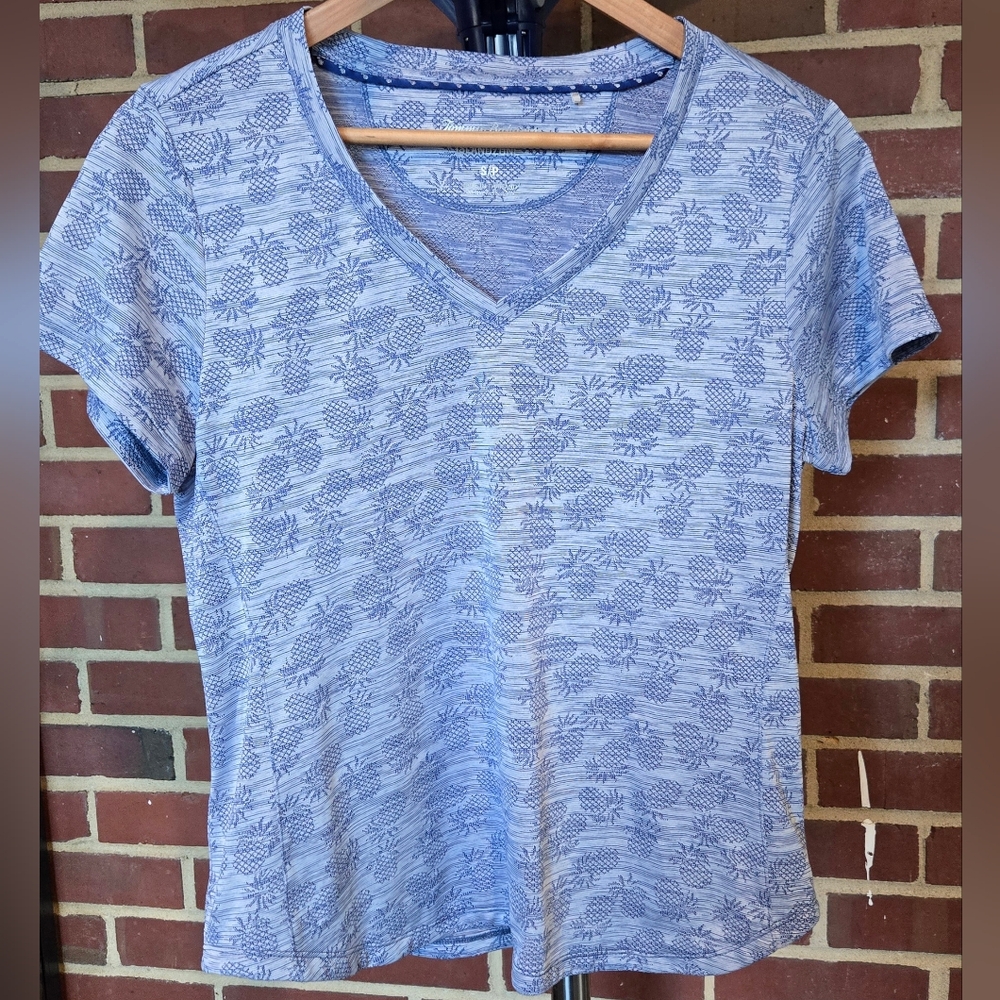 Tommy Bahama IslandZone Pineapple Print V-Neck Tee Blue Small Coastal - Picture 2 of 4